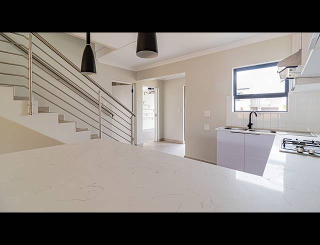 3 BEDROOM SECTIONAL TITLE FOR SALE IN THATCHFIELD RIDGE